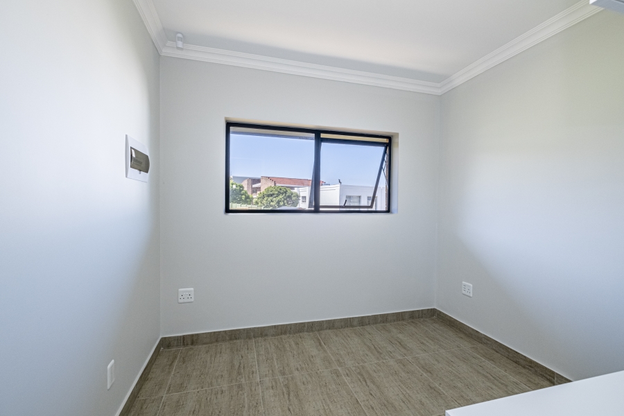 4 Bedroom Property for Sale in Wavecrest Eastern Cape